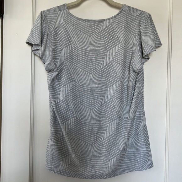 Geometric Pattern Grey Tee - Picture 3 of 4